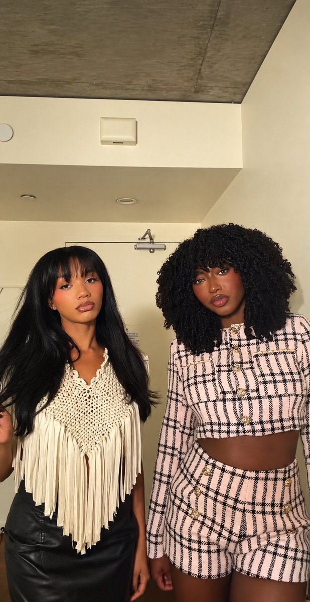 _moodboard1's tweet photo. Melanie &amp; Aniya https://t.co/TEGcnPisDE