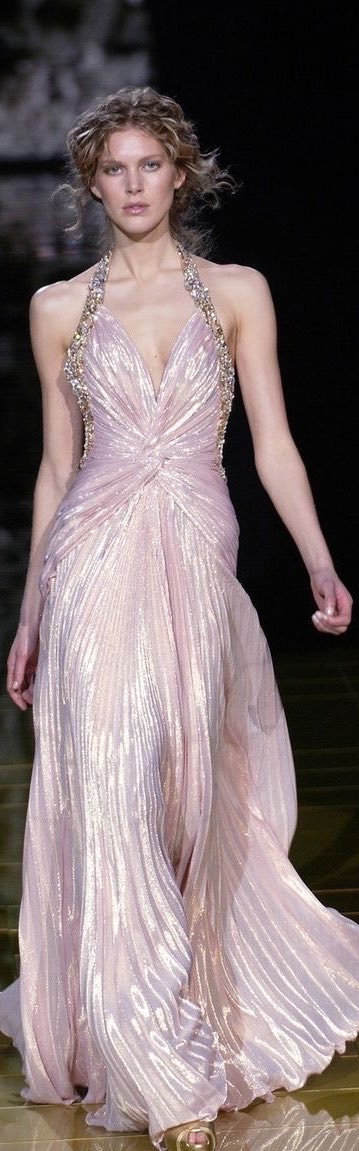 pacuzl's tweet photo. Elie Saab gowns are literally a dream https://t.co/IzaYcm61yd