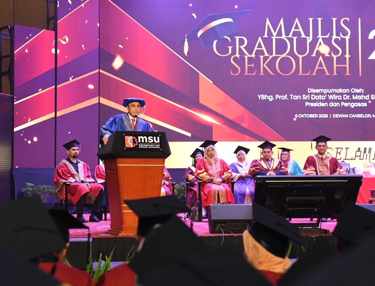MohdShukriYajid's tweet photo. Officiated the "Majlis Graduasi Sekolah 2026", event, jointly organised by @MSUmalaysia and our partner schools, to celebrate the success of over 1300 #SPM2026 students. Congratulations on reaching this milestone. Glad to be with you as we celebrate this culture of excellence. Keep building relations and focus on your goals. @EnrolmentMsu