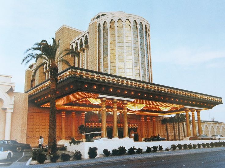 VintageVegas's tweet photo. The Aladdin brought Arabian Nights glamour to the Strip from 1966–1997. Home to Elvis and Priscilla’s wedding, the Tower of Majesty, and its famed performing arts theater, it became one of classic Las Vegas’ most colorful and memorable resorts. #VintageVegas https://t.co/vtjQlfdQCN