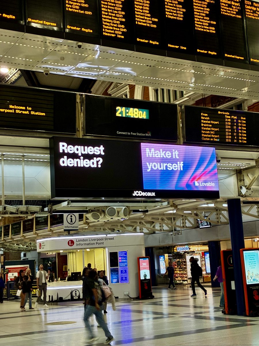mgfeller's tweet photo. Made it to London. I see Lovable arranged the welcome.

Here all week. Who should I meet?? https://t.co/0Ap5uzoAM8