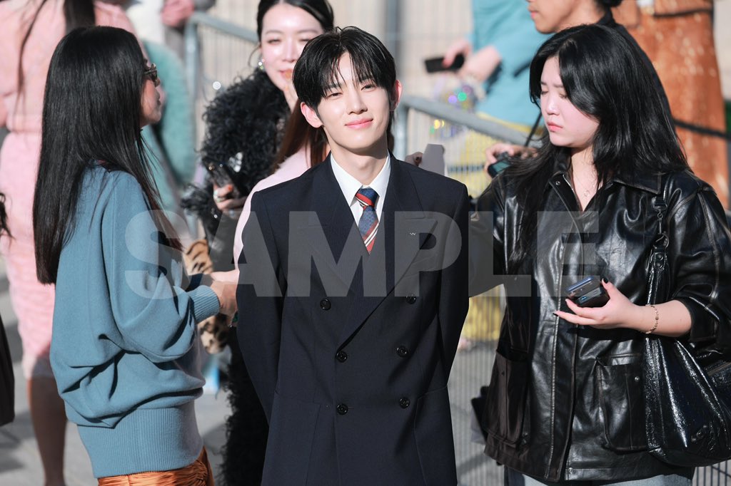 nhphngn's tweet photo. My heart is so full of pride seeing everything Siwoo has achieved during this journey 🥺💜

PROUD OF PARK SIWOO 
#PARKSIWOO 
#PARKSIWOOPFWSS27
#PARKSIWOOxVALENTINO https://t.co/HGDzCEurjS