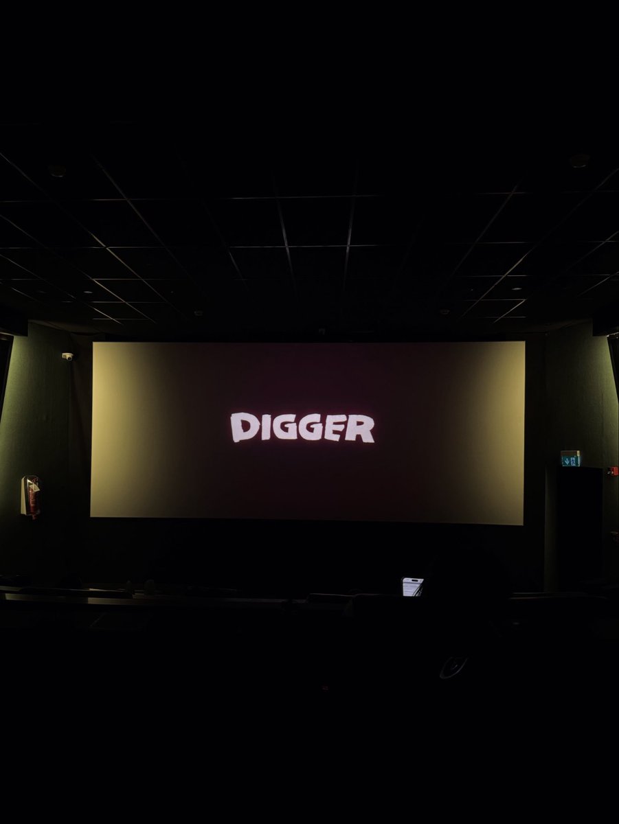 ellouly's tweet photo. Morning cinema be so cozy🍂
Digger round 2 https://t.co/Q4jhURwlce