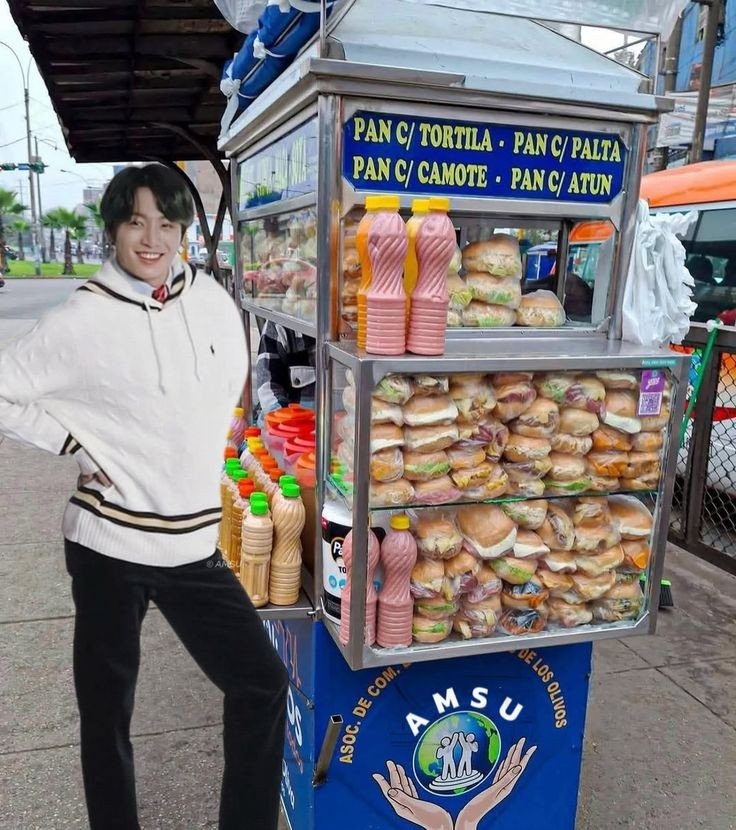 Danassweet1's tweet photo. Hola diario los bts amanecieron en tierras peruanas, ya habrán tomado desayuno?? https://t.co/RCzRCra9TZ