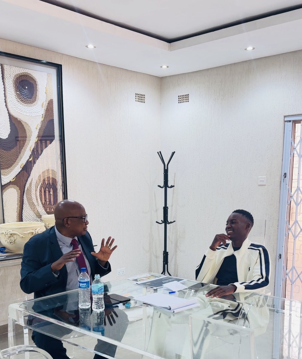 CMukungunugwa's tweet photo. Dr Philip Chiyangwa is not only one of Zimbabwe’s prominent real estate billionaires, but also one of the early champions of Black economic empowerment in the country. 

A PROPERTY MOGUL who has long advocated for indigenous Zimbabweans to own businesses, property and control their economic destiny. 

APA HAUNA CASH 💰 IWE WOSVORA?
