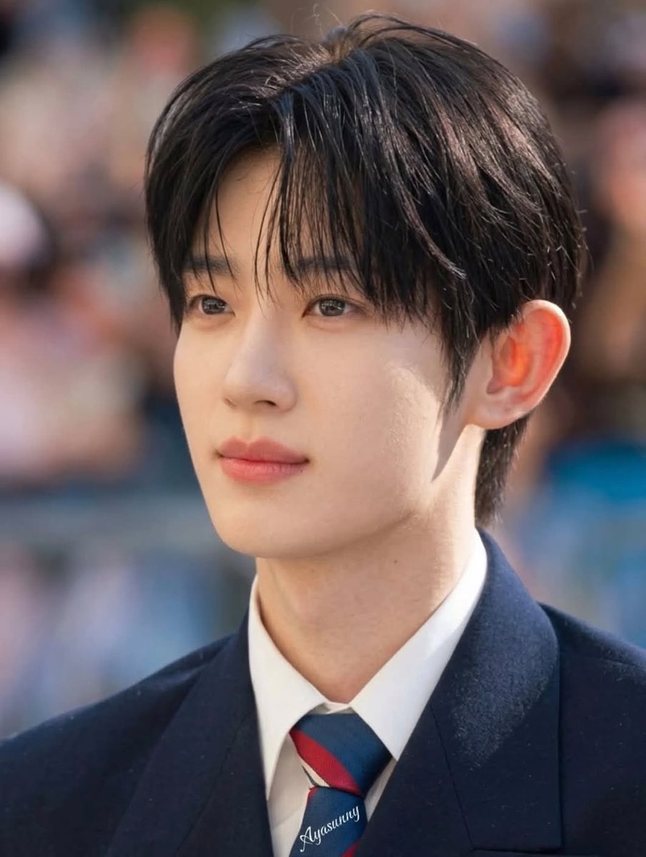 watermelon4siu's tweet photo. From the streets of Paris back to Korea, Park SiWoo returns with beautiful memories, remarkable moments, and a heart full of pride.

PROUD OF PARK SIWOO
#PARKSIWOO
#PARKSIWOOPFWSS27
#PARKSIWOOxVALENTINO https://t.co/zuxNmE3vg7