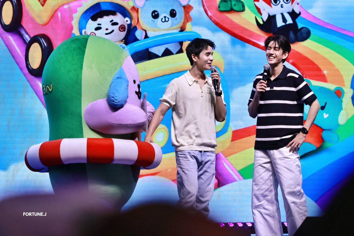 FORTUNEn__'s tweet photo. มือก็จับลูก ตาก็มองแต่..เธอ อยู่อย่างนั้น🤫🫢🫣🫠

JS CEAN LOVELYFAM

#GMMTVFANIVAL2026HappyFamilyxJS  
#jimmyyjp #sea_tawinan #AVOCEAN
#FortUNepix https://t.co/9b3rfM6msp