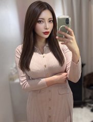 lou0_silver's tweet photo. 私のどこ触ってみたい？？ 
 
①髪 
②お胸 
③くびれ 
④あそこ
 ⑤ワキ
 ⑥自由回答😳 https://t.co/Ewgnm3WCy6