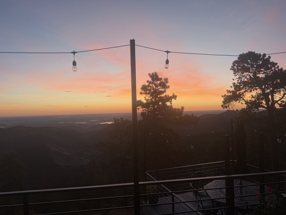 ansonpc's tweet photo. @kyleplacy Good morning from #MorrisonCo https://t.co/C5H33wApg5