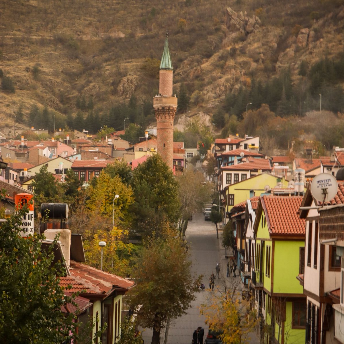 bosunatiklama's tweet photo. Türkiye'nin en mutlu şehirleri belli oldu.

1- Sinop
2- Afyonkarahisar
3- Bayburt
4- Kırıkkale
5- Kütahya
6- Çankırı
7- Düzce
8- Uşak
9- Siirt
10- Şırnak https://t.co/kTdOo9xQSW