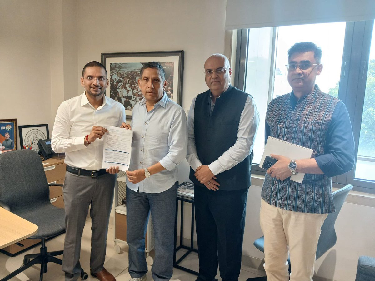 pravchak's tweet photo. IRDAI wants to regulate insurance brokers' commissions (justifiably)

It proposes a 4 page/100 rates complex structure as a solution

8mn brokers are objecting to it (rightly)
This can destroy the industry

My letter to IRDAI Chairman &amp; FM @nsitharaman for finding a middle path https://t.co/DkVMfljRnX