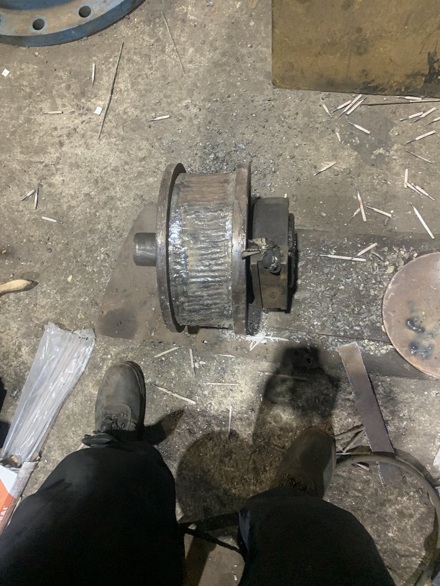 lightout90's tweet photo. Workshop mood: 9am - serious engineer, 9:05am - bored artist 😭
Built up this roller with hardfacing, then my electrode holder decided to draw me.
Welder life na art + steel.
#Fabrication #WeldingLife #lagosworker #NaijaEngineer https://t.co/MBlrIPNyqw