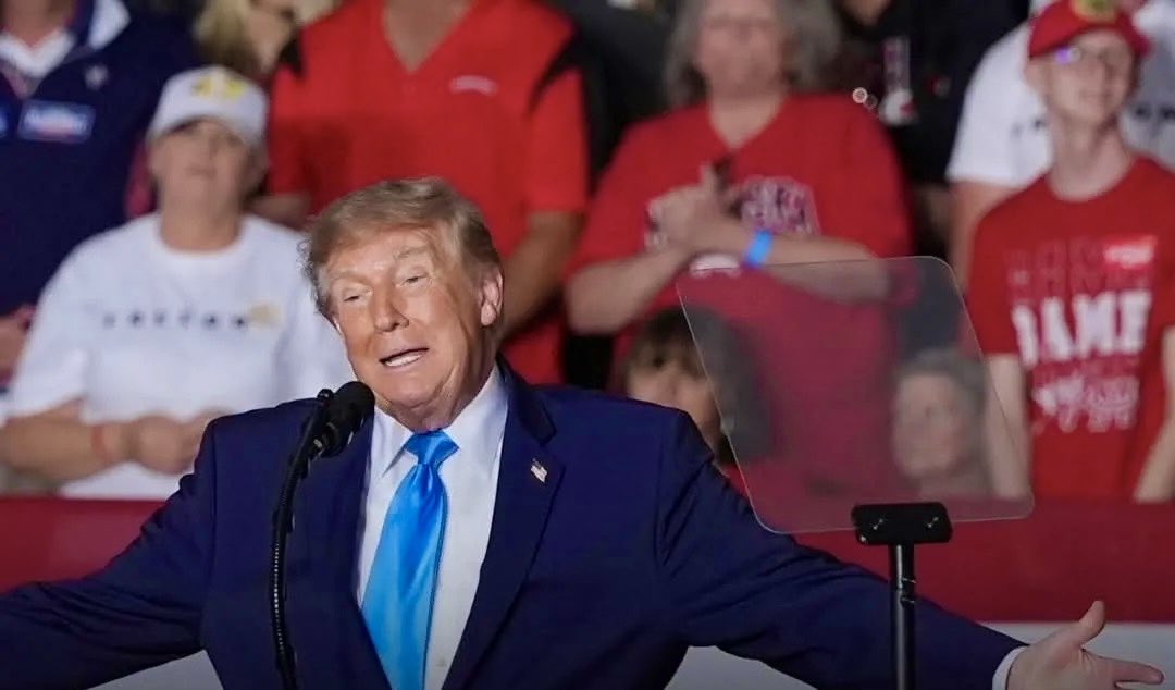 LakotaMan1's tweet photo. This orange sack of fermented dog shit is the biggest fucking traitor in U.S. history.

Who here agrees with me? 🖐🏾 https://t.co/mZIswHIvUN