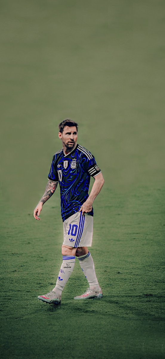 Footbal_Edit_HD's tweet photo. └📂 #Argentina 🇦🇷
     └📂 Lionel #Messi 
➣ @Footbal_Edit_HD 

#WorldCup2022 | #4K | #Wallpaper https://t.co/Q7AinLUm2o