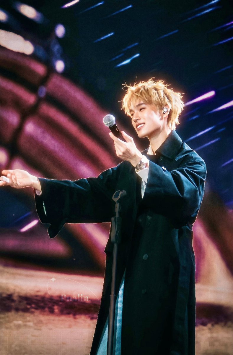 ppwmgnr's tweet photo. I genuinely wish Phuwin's success as a solo artist too. Like a lot of people would appreciate his music. And I'm lucky enough to hear him singing live and it's heavenly. 🤧 Kindly give this man his full album and his own solo concert and I will be in crowd crying.😭

#phuwintang https://t.co/pvrkZ5BtZt