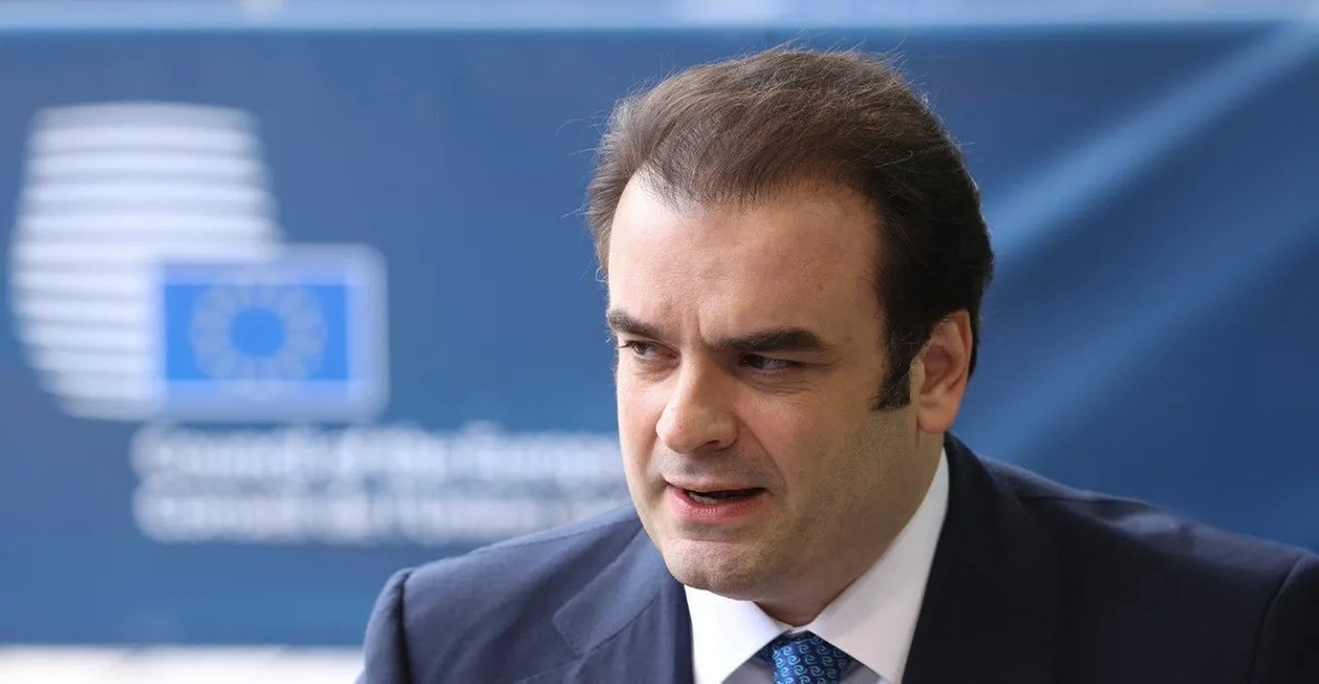 elenasagiadinou's tweet photo. ‼️Κυριάκος Πιερρακάκης:«Οι νόμοι κρίνονται όταν εφαρμόζονται, έτσι και ο νόμος του Ιουλίου του 2026 για την καταπολέμηση του παράνομου τζόγου έχει φέρει ήδη τα πρώτα αποτελέσματα. Με τον νόμο του Ιουλίου ενισχύσαμε το σώμα ελεγκτών παιγνίων, δημιουργήσαμε 110 οργανικές θέσεις στην ΕΕΕΠ εκ των οποίων 40 επιστημονικού πεδίου. Τώρα με την τεχνολογία εντοπίζουμε γρήγορα παράνομα δίκτυα και προχωρούμε στον αποκλεισμό τους. Ήδη, έχουν υποβληθεί μηνύσεις σε 18 influencers που διαφήμιζαν παράνομα παιχνίδια».
#παρανομος_τζογος
https://t.co/wsm8p9zMIH