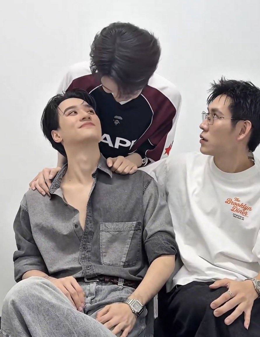 Vivianna130745's tweet photo. หนักกว่าวาฬสีน้ำเงิน https://t.co/OMcSWlBjGS