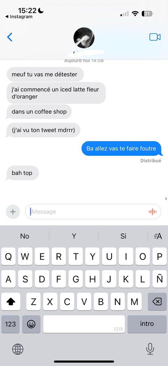 madamloutre's tweet photo. Donc au lieu de m’en faire livrer un au bureau, ma meilleure amie le goûte à ma place top https://t.co/SPYFt6Eidn