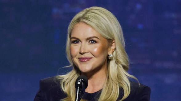 Be800522's tweet photo. NEW IN:  Fox News just scored a HEAVY hitter.  The beautiful Karoline Leavitt is joining Fox News as an on-air contributor.   Her first day will be November 1st. https://t.co/Kjp2olFEZa