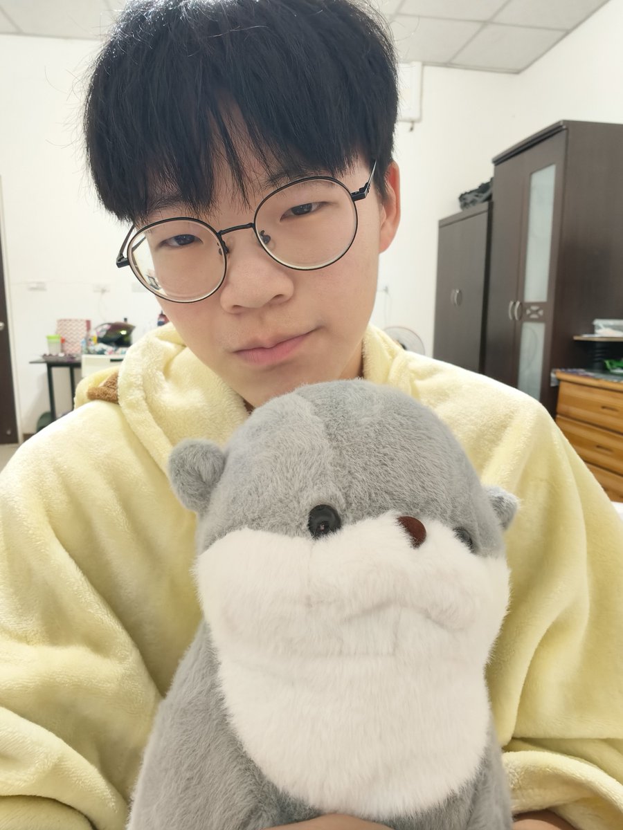 xiao_ou50573's tweet photo. 我又成功的活了一天🙂‍↕️ https://t.co/mtCDu7MAfN