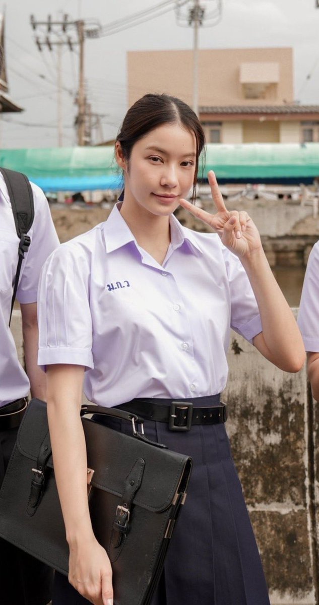 winniewaye's tweet photo. เด็กทุนโรงเรียนรัฐกับลูกคุณหนูเรียนอินเตอร์ เข้าใจเรื่องป้ะ https://t.co/vYOI75sf79