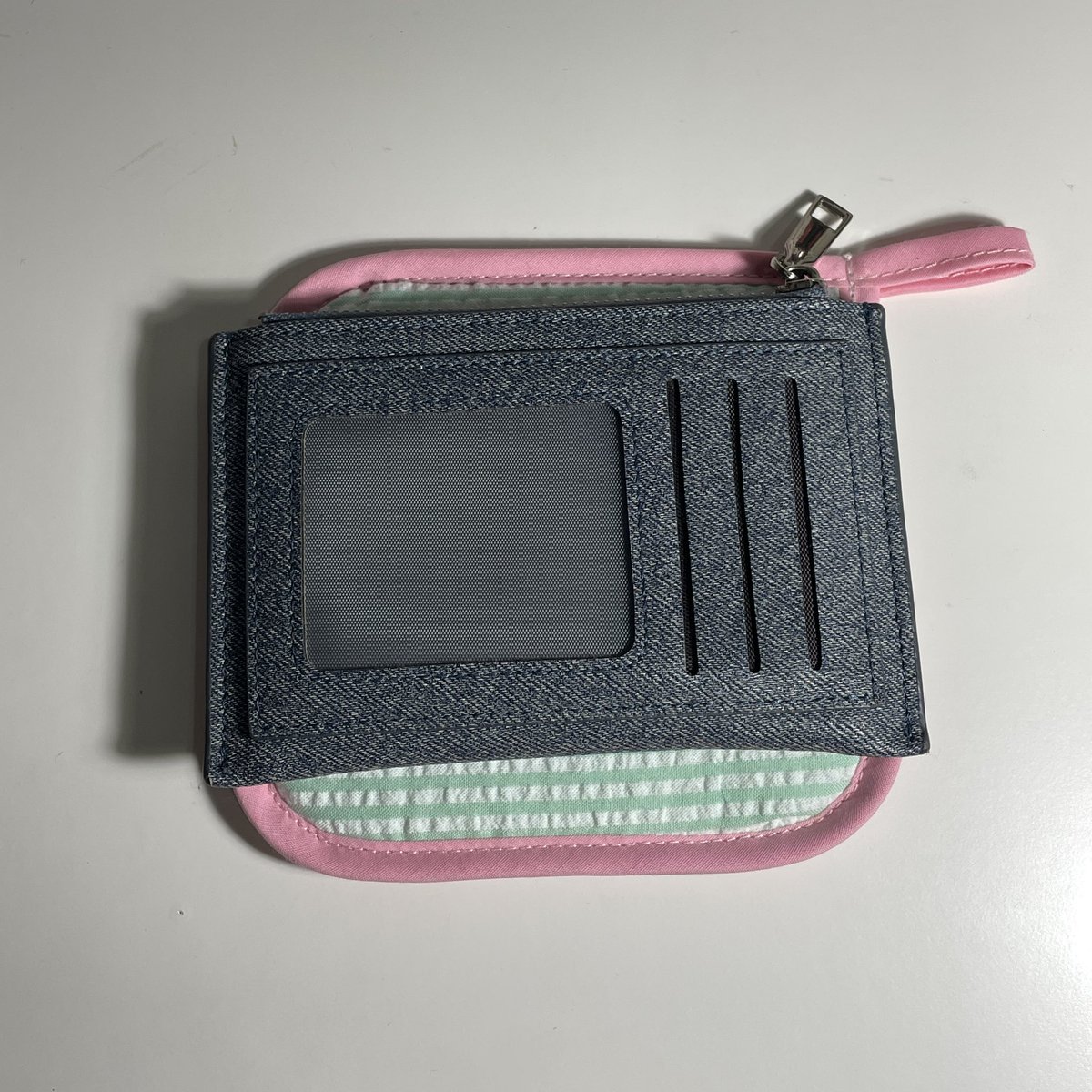 cenymeltboo's tweet photo. wts ♡ ส่งต่อ

perota card holder กระเป๋าตัง
🫐 สี dark blue ( มือ 2 ของเค้าเอง )

♡ 230 ส่งฟรีค่า
มีกล่องน้า สภาพน้องดีมาก ไม่มีตำหนิ มีแค่ฝุ่นจึ๋งนึงคับ

#perota #ส่งต่อกระเป๋า #กระเป๋า #perotabrand #ส่งต่อของใช้ #ส่งต่อ #ส่งต่อเสื้อผ้า #กระเป๋ามือสอง #กระเป๋ามือ2 https://t.co/mg0tAloASZ