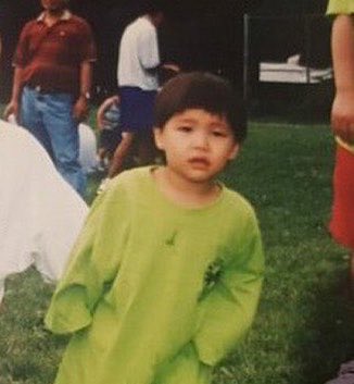 AssNichar's tweet photo. : ซอ จอห์นนี่
: ค..คิม ดงยอง 😭 https://t.co/eCAfAV4tqU