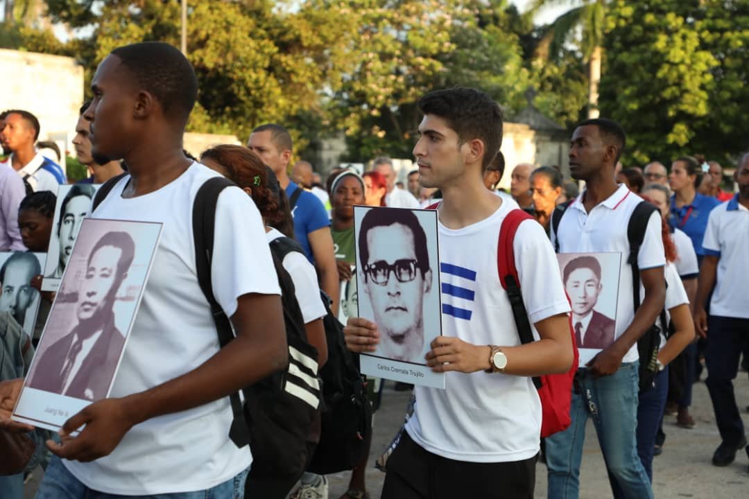 AnayansiRCamejo's tweet photo. Rendimos homenaje en la Necrópolis de Colon a las 73 víctimas del horrendo y atroz crimen terrorista en Barbados, planificado y financiado desde territorio de EEUU.

Reafirmamos nuestra firme condena al terrorismo en todas sus formas y manifestaciones.

#TenemosMemoria https://t.co/ChhQ32T1WC