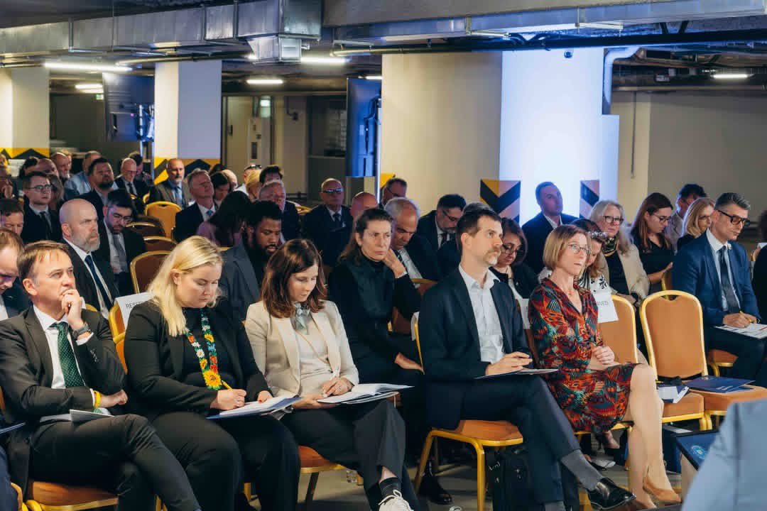 ctaylor_EUAM's tweet photo. 2026 Kyiv recipe for a high level partnership meeting? Start with meaty topics, stir in a generous helping of networking + a pinch of improvisation. Add a great team, mix well + move everything underground. Thx to EU  &amp; partners discussing the breadth of @EUAM_Ukraine’s work.🇺🇦🇪🇺 https://t.co/7YC4iTfu7j