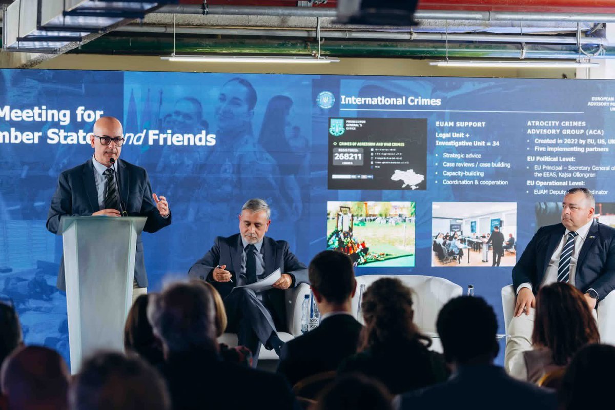 ctaylor_EUAM's tweet photo. 2026 Kyiv recipe for a high level partnership meeting? Start with meaty topics, stir in a generous helping of networking + a pinch of improvisation. Add a great team, mix well + move everything underground. Thx to EU  &amp; partners discussing the breadth of @EUAM_Ukraine’s work.🇺🇦🇪🇺 https://t.co/7YC4iTfu7j