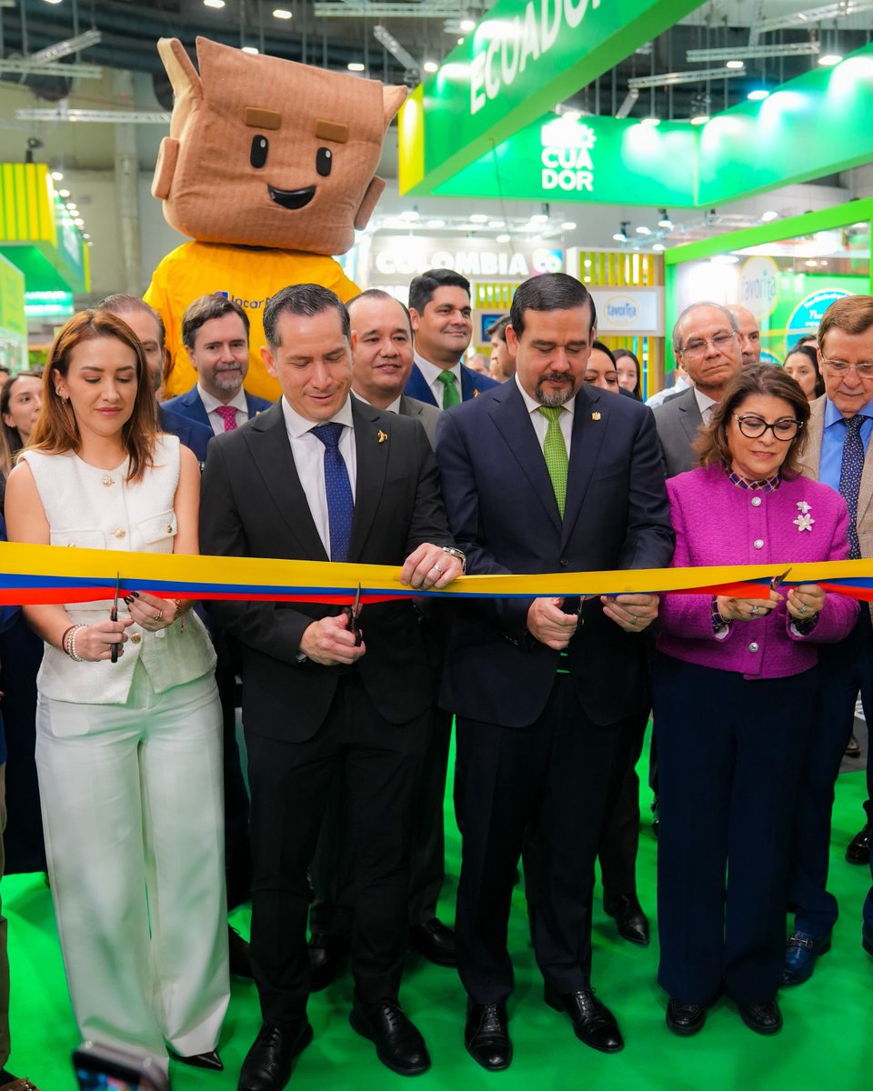 EncaladaVCarlos's tweet photo. Guayas tiene mucho que mostrar al mundo, y ser parte de este momento en Fruit Attraction Madrid 2026 me llena de orgullo.

Participé en el corte de cinta del Pabellón de América, en la sección de Ecuador.

Desde Guayas seguimos generando oportunidades y mostrando todo el potencial de nuestra producción.