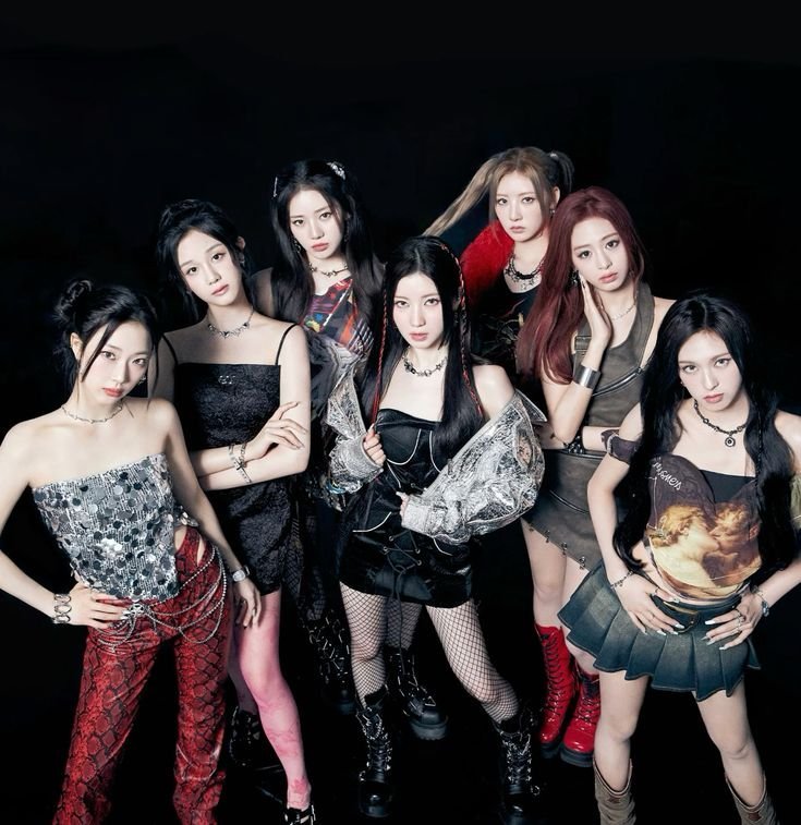 BeataLozinbfxp's tweet photo. 📰 A Naver article reported that #BABYMONSTER's new song will have a "mysterious and dreamy" atmosphere, based on the teaser poster!

The article also described them as a 7-member group, mentioning #RAMI! ✨ https://t.co/GIoMWbuexp