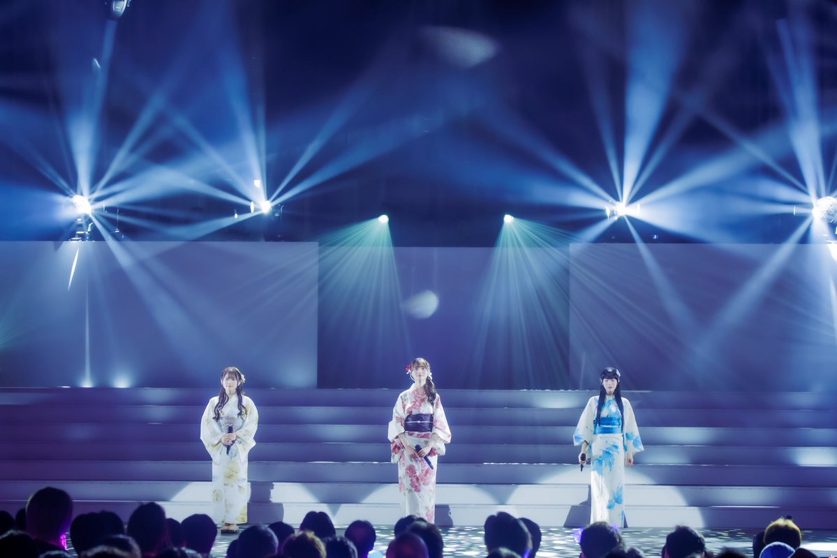 ClariS_Staff's tweet photo. 【📸 #ClariStagram】

#ClariS_一夏灯祭
Live Photo🎶

🎐一夏灯祭カバーメドレー
「夏祭り」Whiteberryさん
「暑中お見舞い申し上げます」
キャンディーズさん
「secret base〜君がくれたもの」
ZONEさん

👘 浴衣セットリスト
One more voice
Mermaid
一期一会
HANABI
夏の面影

🏮夏の思い出はこちら
https://t.co/I50vSKQP0V

#ClariS #クラリス