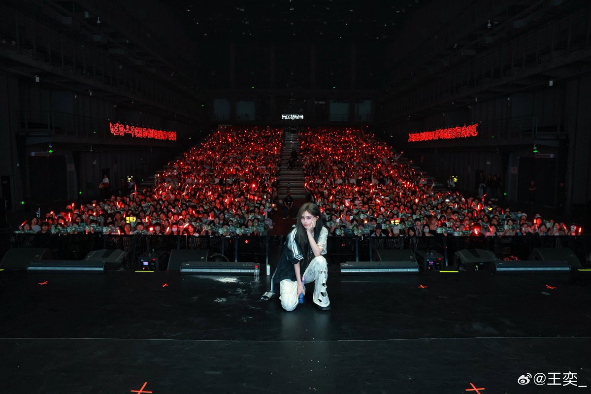 cherryxiaoyiii_'s tweet photo. And that's a wrap for Wy's Chengdu concert too!!

Btw I'm still thinking abt how happy she looked throughout the whole show ytd. the way she smile so much and how energetic she was on the stage🥹 Our baobao really was enjoying every second💗 https://t.co/z5k2kRvBd3