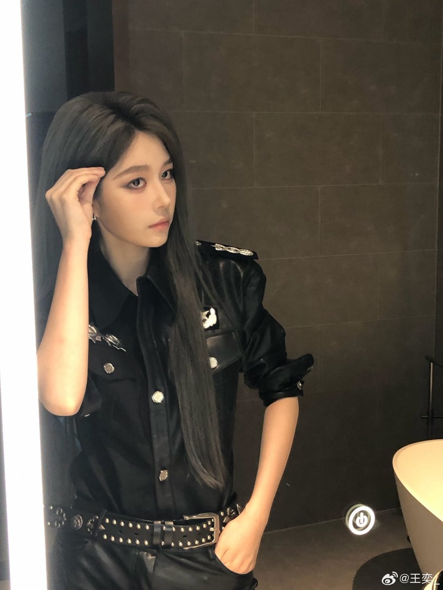 cherryxiaoyiii_'s tweet photo. And that's a wrap for Wy's Chengdu concert too!!

Btw I'm still thinking abt how happy she looked throughout the whole show ytd. the way she smile so much and how energetic she was on the stage🥹 Our baobao really was enjoying every second💗 https://t.co/z5k2kRvBd3