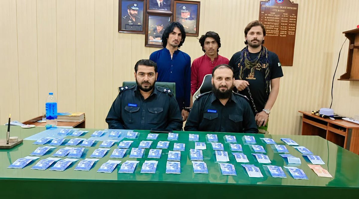 Lakkimarwatnew8's tweet photo. Bannu: Fake Currency Recovered, Two Arrested
Bannu City Police arrested two suspects during a checkpoint operation and recovered Rs. 68,000 in counterfeit Pakistani currency from their possession.
#AbsolutelyGreatCDF #GloballyHonouredCDF #PakPrideCDF #GreatRespectForCDF #Symbo https://t.co/jIDagcVBdr