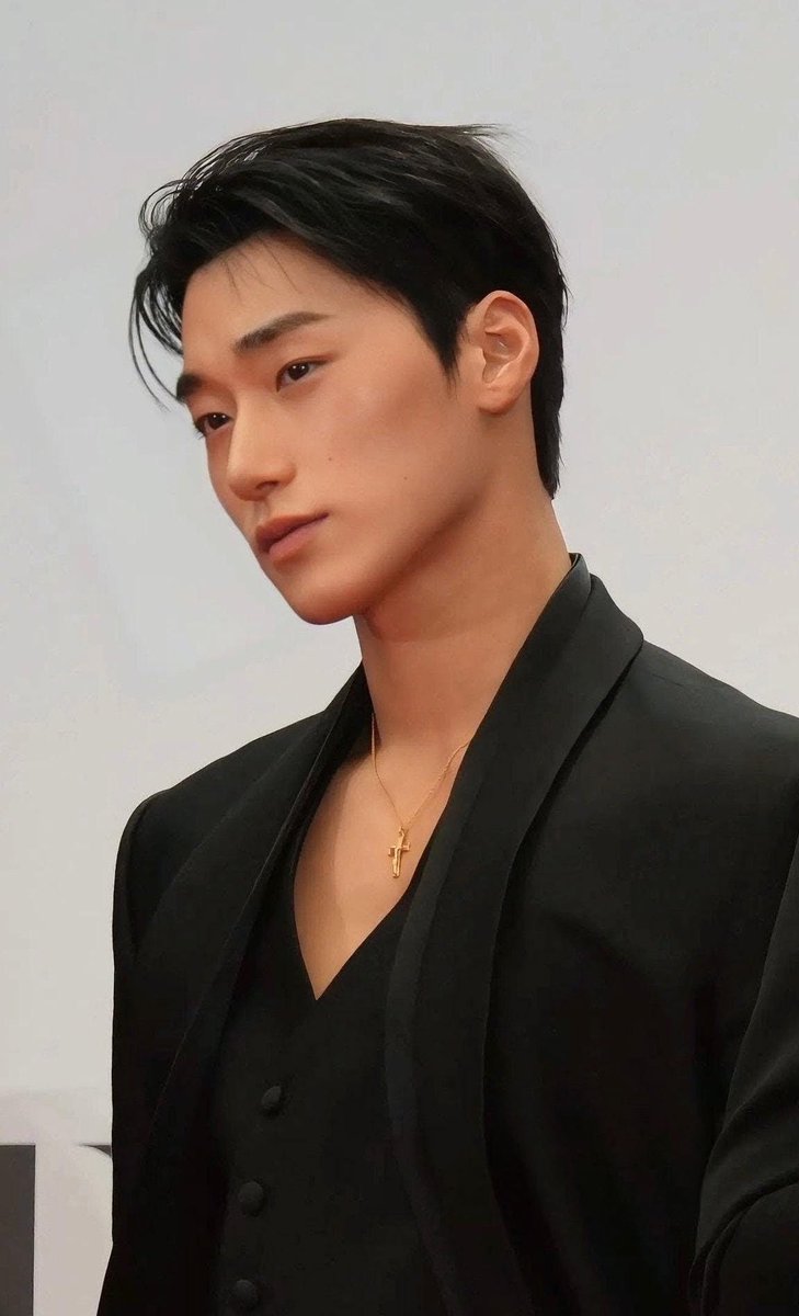 snabbokie's tweet photo. he's annoyingly pretty. i'm annoyed. https://t.co/tzv6nX01SJ