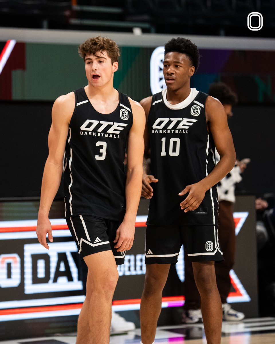 rodgerbohn's tweet photo. 6'6 '27 Matt Allen of #OTE YNG Dreamerz (NC) made impact at @OvertimeElite Pro Day with his motor and athleticism,keeping intensity up in front of NBA scouts.Bouncy wing w/explosive first step who can make you pay on perimeter.
More on @Ballislife
https://t.co/mVRrVrIUFU https://t.co/VolARCpyEs