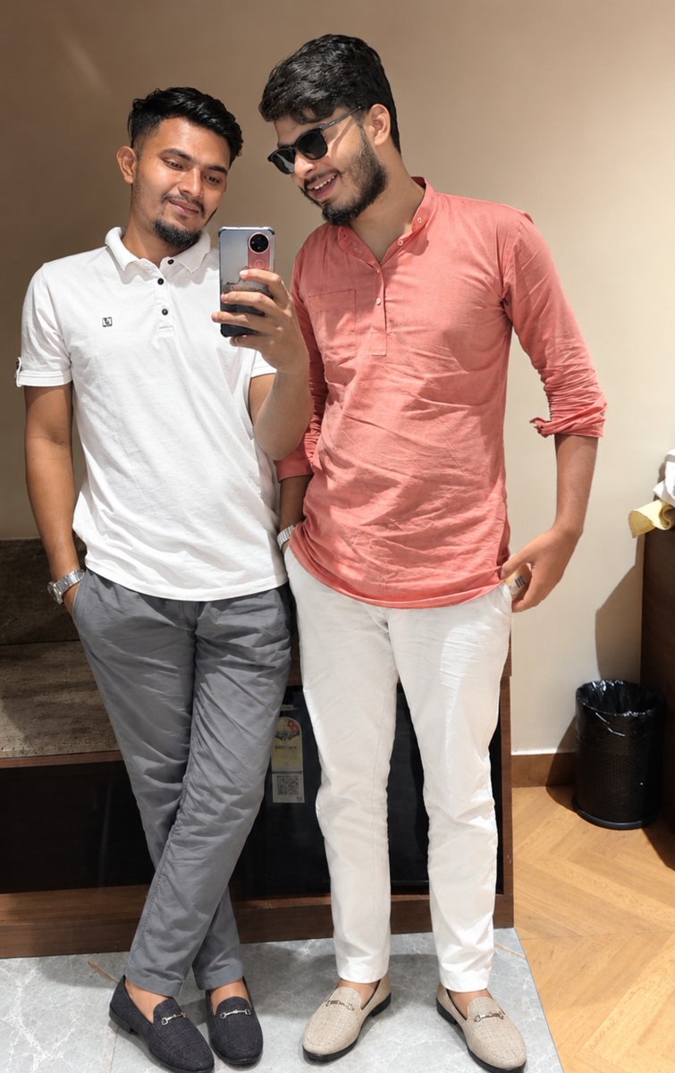 SajjadAli7319's tweet photo. हवा गुजर गई पत्ते हिले भी नहीं
वो मेरे शहर में आये और मिले भी नहीं https://t.co/xTuFsb3xhi