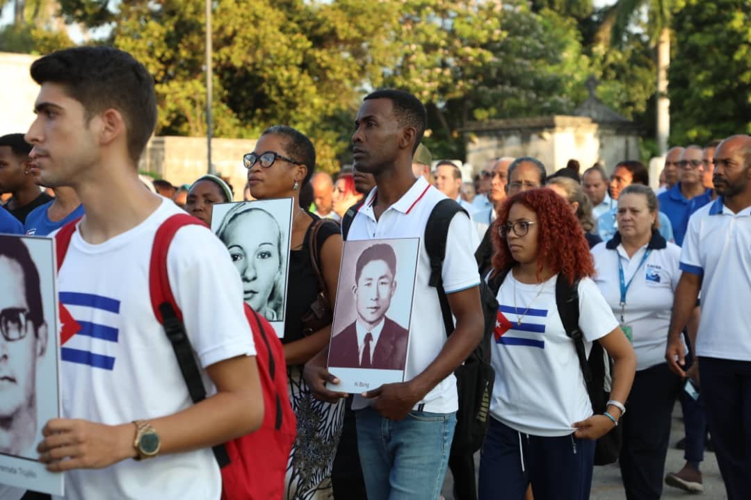 DrRobertoMOjeda's tweet photo. Junto a @DiazCanelB participamos en la peregrinación para conmemorar el 50 aniversario del monstruoso crimen de Barbados. En el Día de las Víctimas del Terrorismo de Estado recordamos a todas ellas y denunciamos el castigo colectivo contra el pueblo de #Cuba. https://t.co/Tw1L7qOb2C