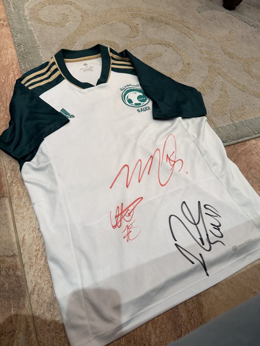 legendink1's tweet photo. سحب على تيشيرت المنتخب السعودي موقع 
من نجومة شخصيا 
الشروط 
متابعة الحساب 
ريتويت  
والسحب من التعليقات 
سيتم السحب يوم السبت باذن الله https://t.co/nLwEE5Gxfh