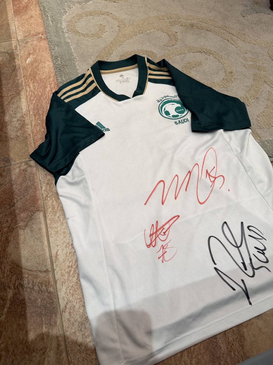 legendink1's tweet photo. سحب على تيشيرت المنتخب السعودي موقع 
من نجومة شخصيا 
الشروط 
متابعة الحساب 
ريتويت  
والسحب من التعليقات 
سيتم السحب يوم السبت باذن الله https://t.co/nLwEE5Gxfh
