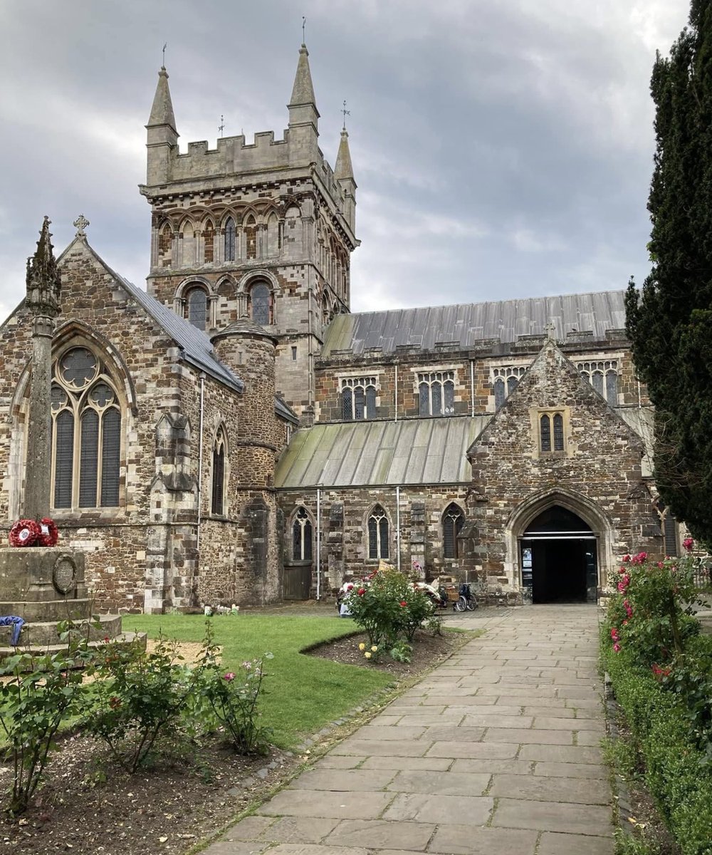 zarahandley's tweet photo. Wimborne Minster, 1120 and 1180, with later additions in 13th and 15th century. 
Dorset https://t.co/IqOD2dp05L