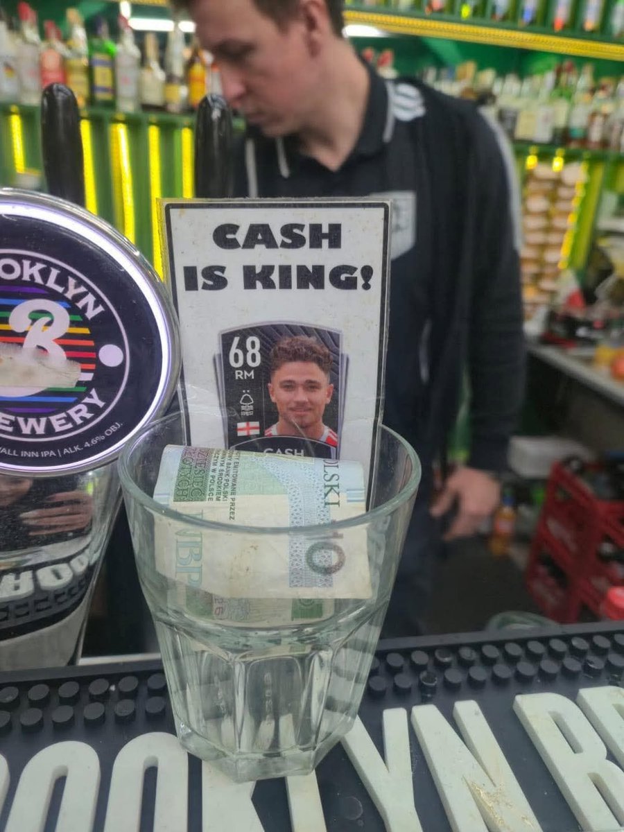 theawayfans's tweet photo. A tip jar spotted in a bar in Kraków, Poland 😂👏 https://t.co/JMZbTweCKj