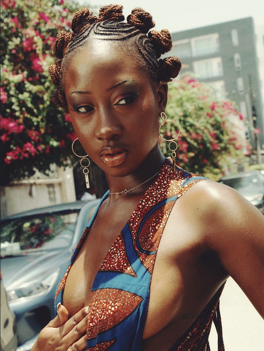 tia2urtamera's tweet photo. glam for Deela's Gbona visualizer :) https://t.co/HZQU6WsZ2x