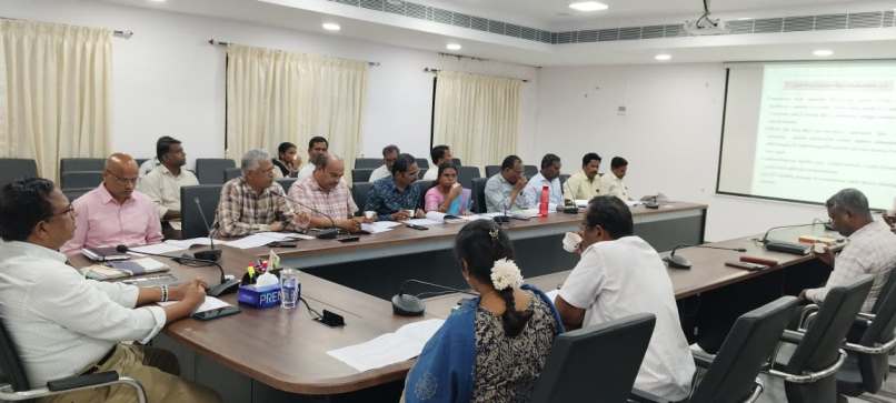 collrpmb1's tweet photo. Special Drive Meeting with all EROs and AEROs in Presence of District Election Officer and District Collector, Perambalur. https://t.co/ticApS4sgh