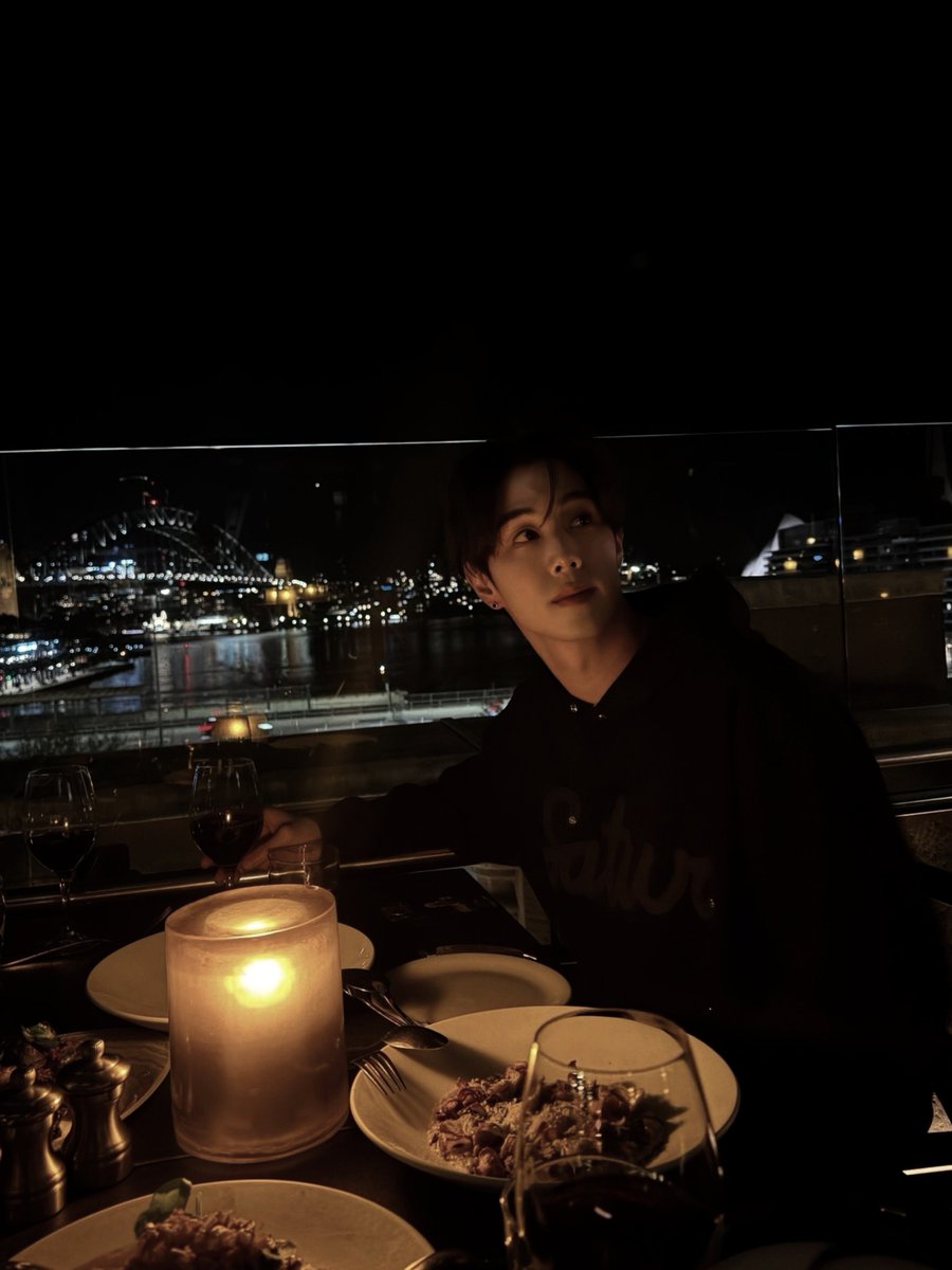 8Marktuan's tweet photo. I’ll still keep the seat beside me for. https://t.co/nrJH3gSC8b