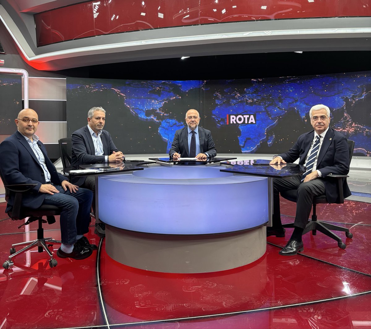 kursadoguz's tweet photo. ROTA milli maça rağmen tüm kategorilerde yine birinci. Bizi gerçek ratinglerde zirveye sabitleyen tüm izleyicilerimize teşekkürler… @halktvcomtr @SalihUzunDr @ydogancetinkaya @makifbeki @YS_Turkoglu @ilkandd @guldematabay @hermesvshermes https://t.co/B6IlMHAmS5
