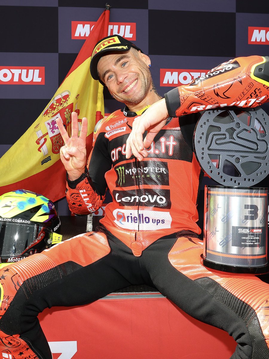 WorldSBK's tweet photo. Estoril had it ALL last year 🔥 

Are you ready for some more this weekend? 🔜👀

#EstorilWorldSBK 🇵🇹 #WorldSBK https://t.co/wcNKDufMez