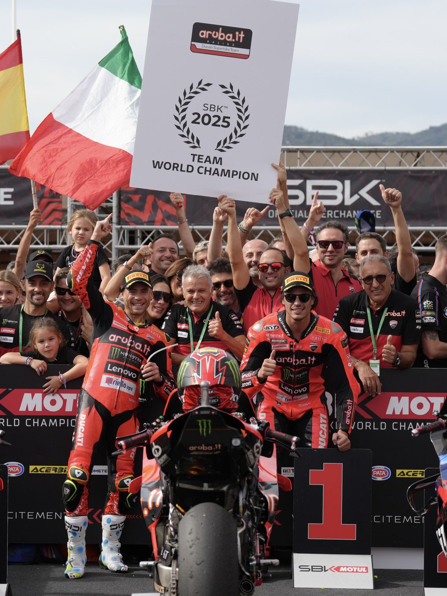 WorldSBK's tweet photo. Estoril had it ALL last year 🔥 

Are you ready for some more this weekend? 🔜👀

#EstorilWorldSBK 🇵🇹 #WorldSBK https://t.co/wcNKDufMez